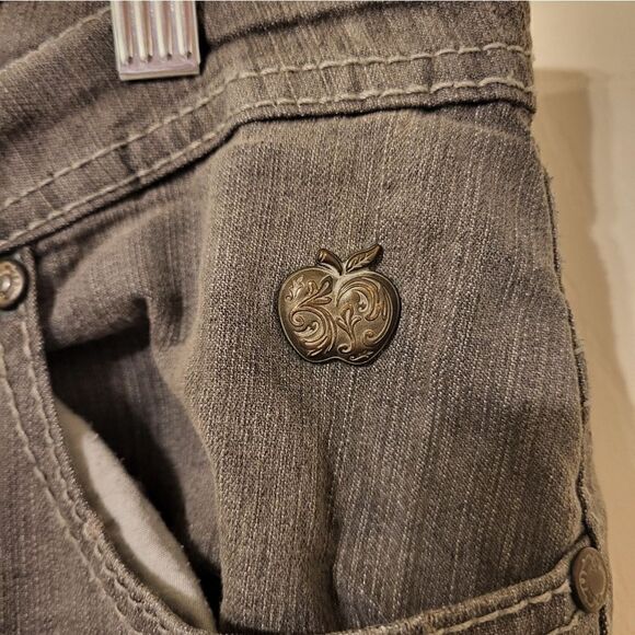 Apple Bottom Jeans with unique back pockets grey wash factory distressed - Picture 4 of 15